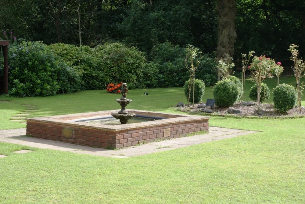 Hillscourt Hotel Barnt Green Екстериор снимка